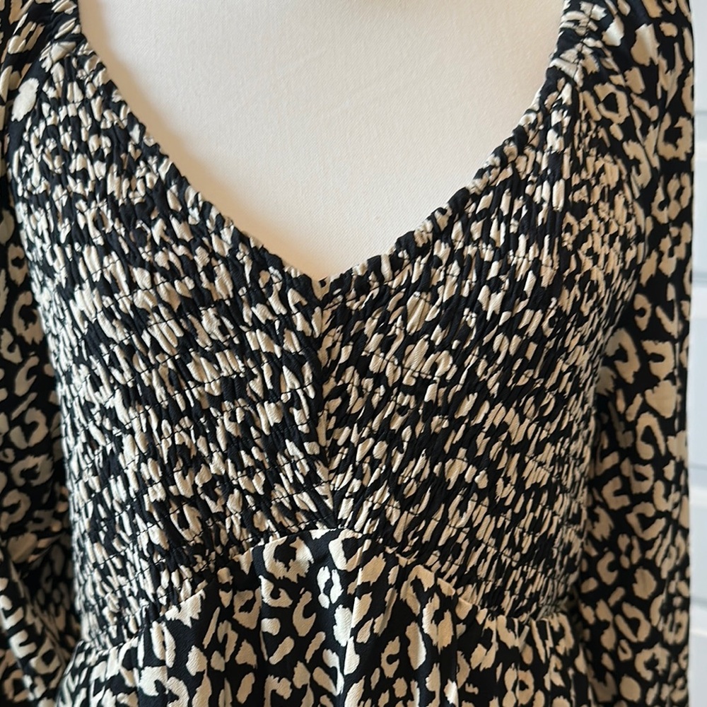 Black and White Relaxed Long Sleeve Tunic - Picture 5 of 8